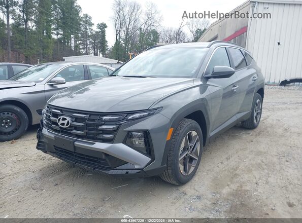 5NMJB3DEXTH647581 2026 HYUNDAI TUCSON Gray წინა მარცხენა ხედი სამი მეოთხედიდან