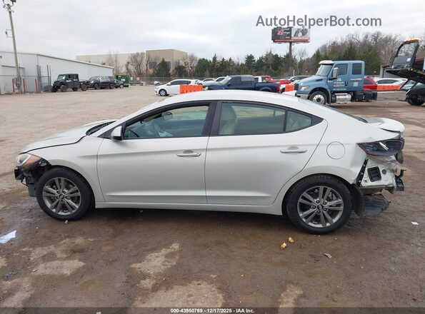5NPD74LF1HH101700 2017 HYUNDAI ELANTRA Beige Widok wnętrza z tyłu