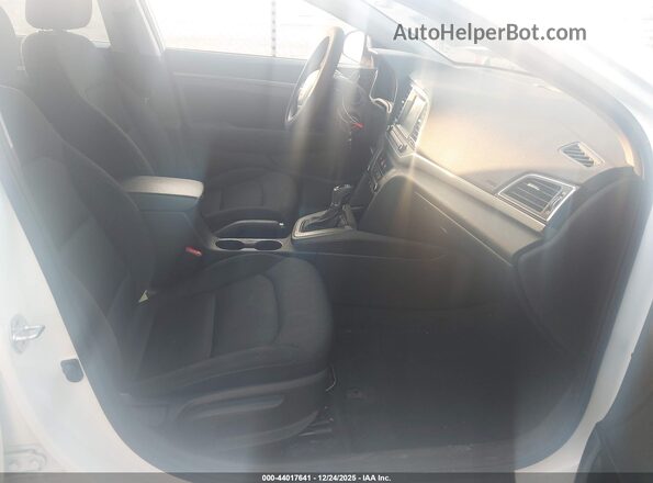 5NPD84LF0JH339914 2018 HYUNDAI ELANTRA White Vista interior delantera
