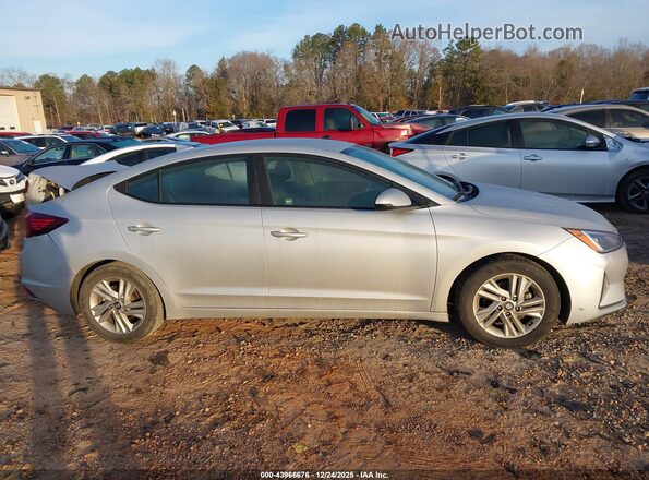 5NPD84LF7KH427389 2019 HYUNDAI ELANTRA Silver Widok wnętrza z tyłu