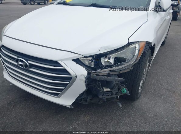5NPD84LF8HH164516 2017 HYUNDAI ELANTRA White Widok z przodu