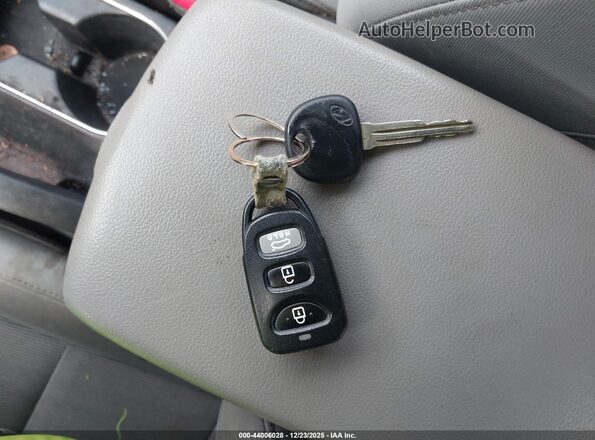 5NPD84LF9HH052212 2017 HYUNDAI ELANTRA White Առջևի վահանակի տեսք