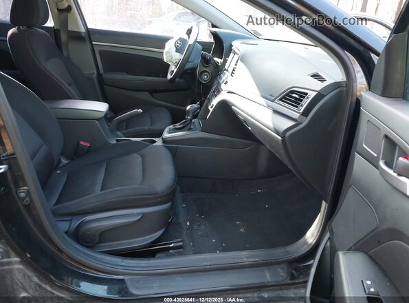 5NPD84LFXJH226794 2018 HYUNDAI ELANTRA Black Widok wnętrza z przodu