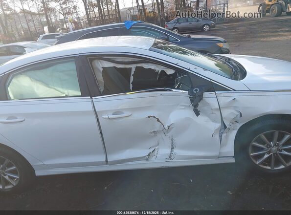 5NPE24AF0KH755942 2019 HYUNDAI SONATA White Вид задньої частини салону