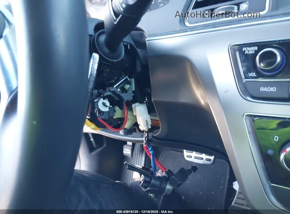 5NPE34AB0HH577596 2017 HYUNDAI SONATA White Widok z przodu