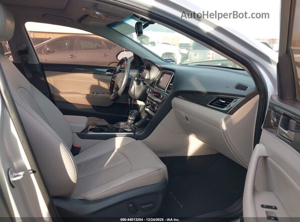 5NPE34AF3JH678589 2018 HYUNDAI SONATA Silver წინა სალონის ხედი