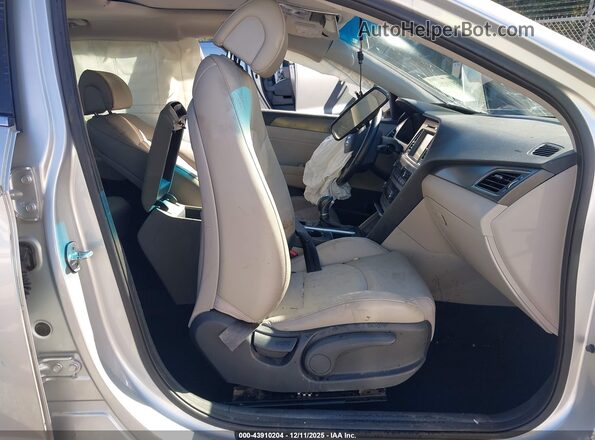 5NPE34AFXHH444847 2017 HYUNDAI SONATA Silver წინა სალონის ხედი