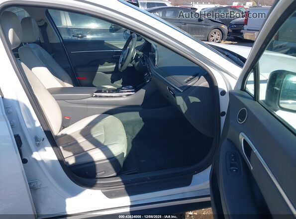 5NPEH4J23LH018201 2020 HYUNDAI SONATA White Front interior view