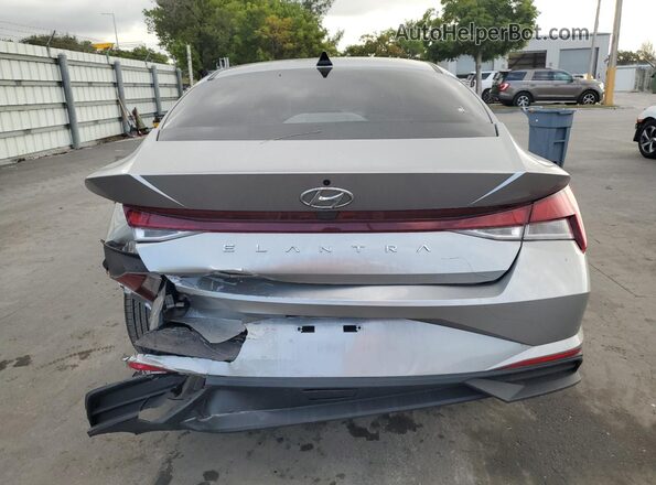 5NPLL4AG4NH061188 2022 HYUNDAI ELANTRA Серебряный Вид сзади