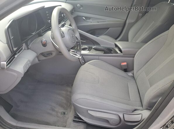 5NPLL4AG4NH061188 2022 HYUNDAI ELANTRA Серебряный Вид салона спереди
