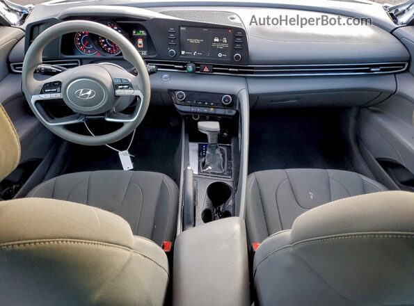 5NPLM4AG2NH079489 2022 HYUNDAI ELANTRA Белый Вид панели приборов