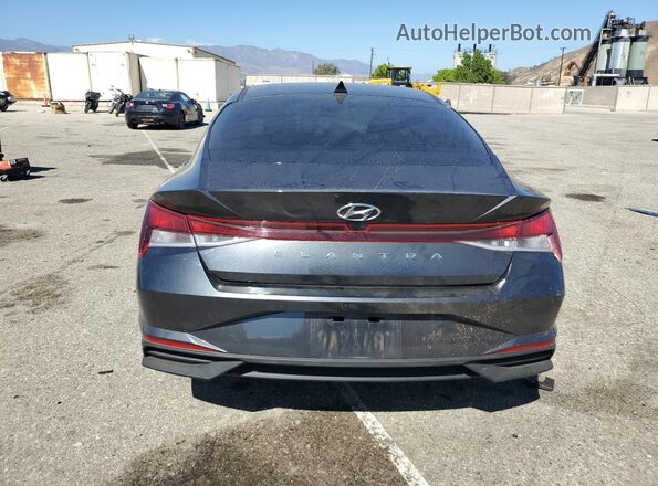 5NPLM4AG3NH077556 2022 HYUNDAI ELANTRA Серый Вид сзади