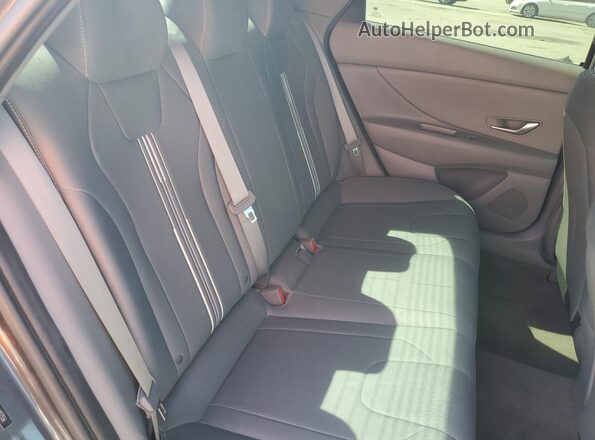 5NPLM4AG3NH077556 2022 HYUNDAI ELANTRA Серый Вид задних сидений