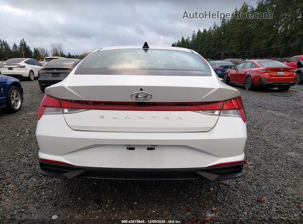 5NPLM4AG7NH053129 2022 HYUNDAI ELANTRA White 