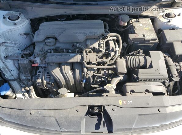 5NPLM4AG7NH080136 2022 HYUNDAI ELANTRA White Rear interior view