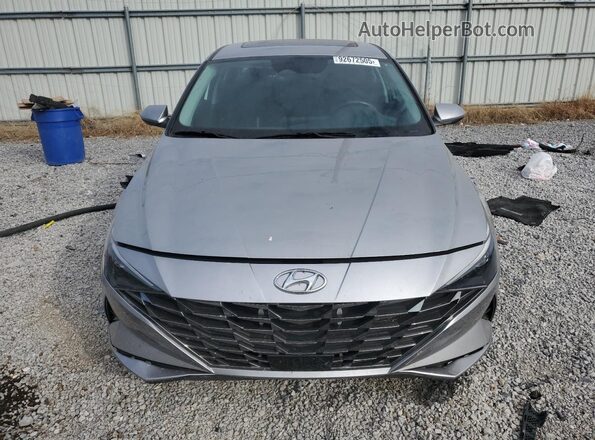 5NPLN4AG3NH063606 2022 HYUNDAI ELANTRA Серебряный Вид спереди