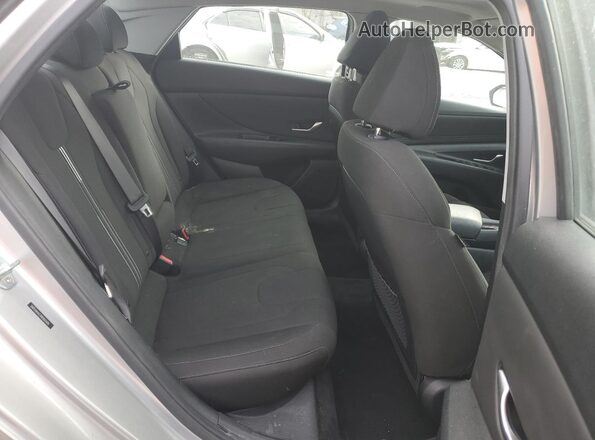 5NPLN4AG3NH063606 2022 HYUNDAI ELANTRA Серебряный Вид задних сидений