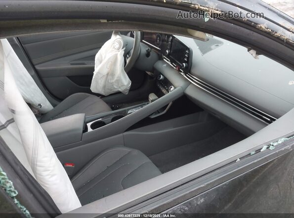 5NPLS4AG0NH079903 2022 HYUNDAI ELANTRA Black Front interior view