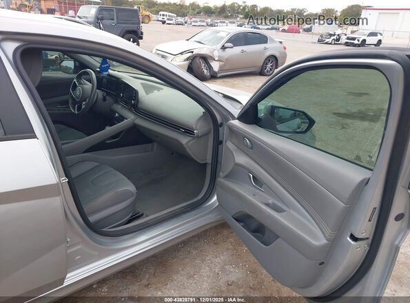 5NPLS4AG8MH007409 2021 HYUNDAI ELANTRA Silver Սալոնի դիմացի տեսք