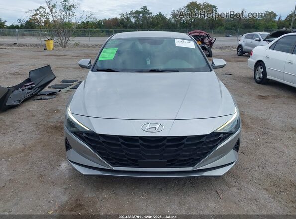 5NPLS4AG8MH007409 2021 HYUNDAI ELANTRA Silver Սալոնի հետևի տեսք