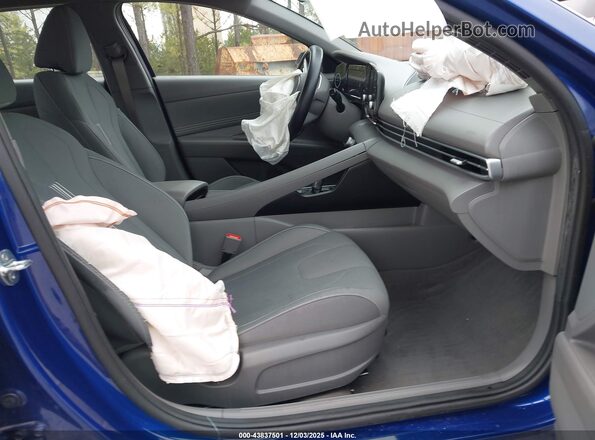 5NPLS4AG8NH057311 2022 HYUNDAI ELANTRA Blue Front interior view