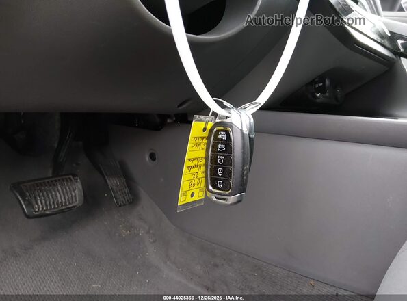 5NPLS4AG9NH076692 2022 HYUNDAI ELANTRA Silver Widok deski rozdzielczej