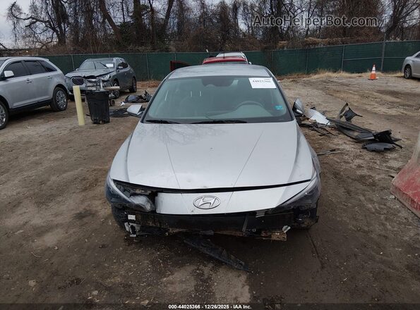 5NPLS4AG9NH076692 2022 HYUNDAI ELANTRA Silver Widok wnętrza z tyłu