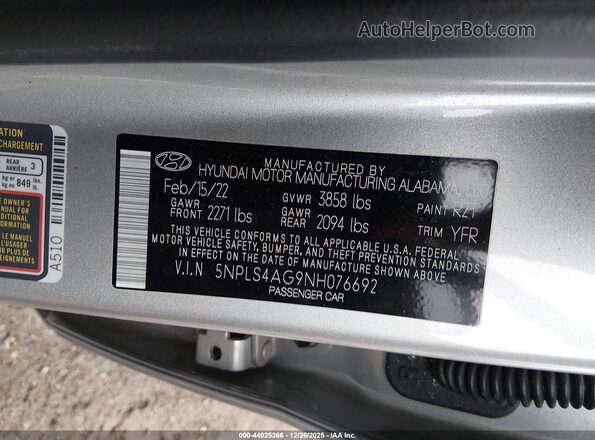 5NPLS4AG9NH076692 2022 HYUNDAI ELANTRA Silver Widok komory silnika
