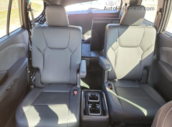 5TDAAAA60SS016581 2025 LEXUS TX Black Rear seats view