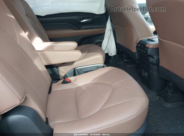 5TDAAAB5XSS072663 2025 TOYOTA GRAND HIGHLANDER Gray VIN კოდის სტიკერის ხედი