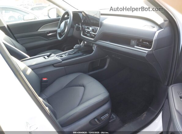 5TDACAB57TS074186 2026 TOYOTA LE White Widok wnętrza z przodu