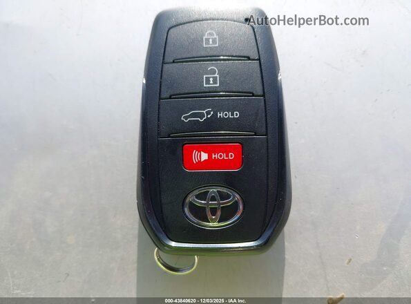 5TDACAB57TS074186 2026 TOYOTA LE White Widok deski rozdzielczej