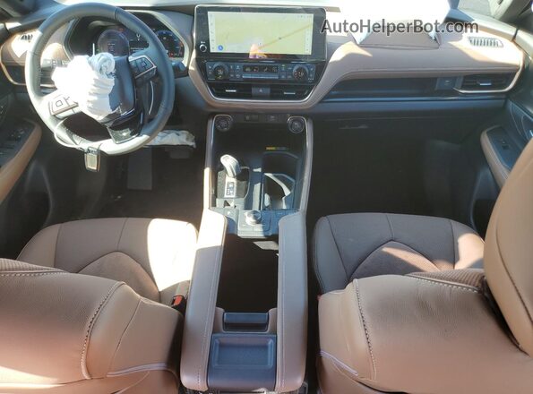 5TDADAB58SS025056 2025 TOYOTA LIMITED Красный Вид панели приборов