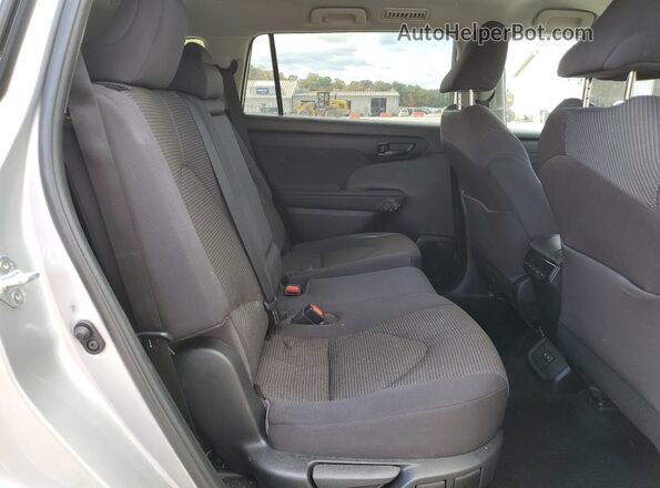 5TDBZRBH2NS592219 2022 TOYOTA HIGHLANDER Gray Widok wnętrza z tyłu