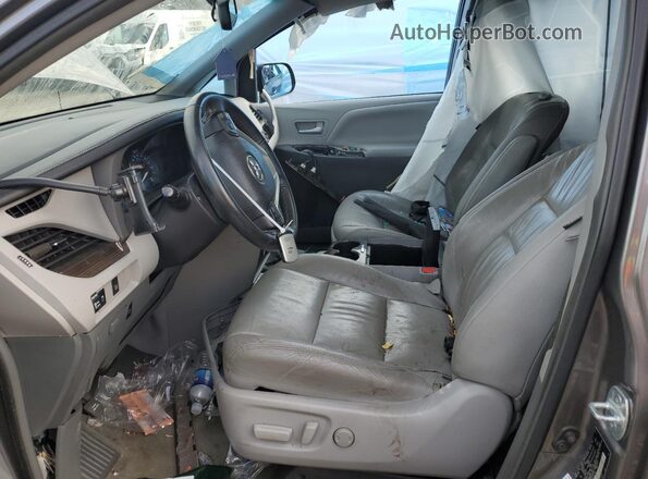 5TDDZ3DC6HS187735 2017 TOYOTA LE Серый Вид салона спереди