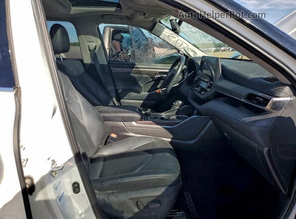 5TDDZRBHXLS045902 2020 TOYOTA LIMITED White Սալոնի դիմացի տեսք