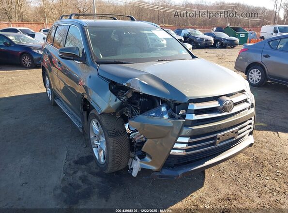 5TDDZRFH3JS853533 2018 TOYOTA LIMITED Green 