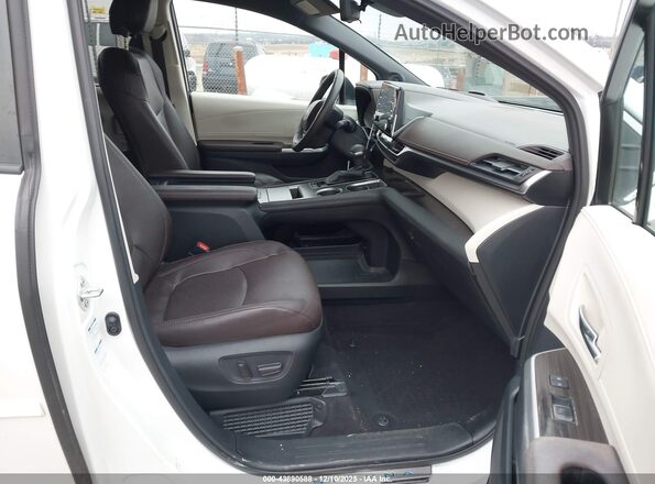 5TDESKFC3MS017620 2021 TOYOTA SIENNA White Widok wnętrza z przodu