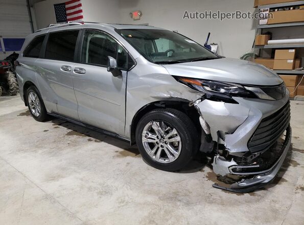 5TDESKFC8RS146055 2024 TOYOTA LIMITED Серебряный Передняя правая четверть
