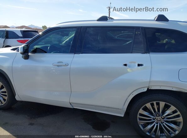 5TDFARAH9NS012863 2022 TOYOTA HIGHLANDER HYBRID White 