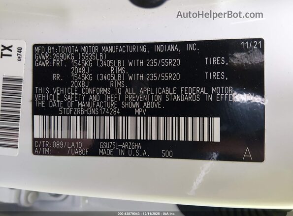 5TDFZRBH3NS174284 2022 TOYOTA HIGHLANDER White Շարժիչի բաժամունքի տեսք