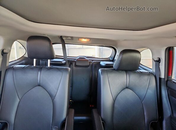 5TDFZRBH6MS120203 2021 TOYOTA HIGHLANDER Burgundy Rear seats view
