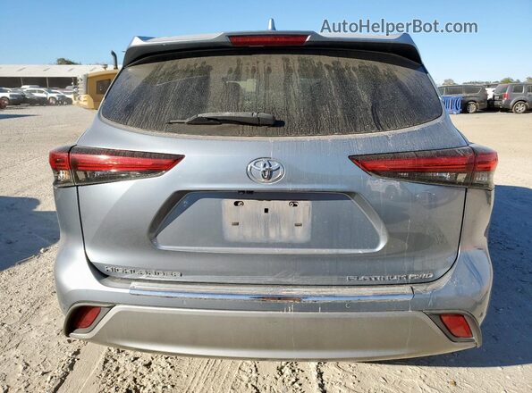 5TDFZRBH8LS050637 2020 TOYOTA HIGHLANDER Silver Vista trasera
