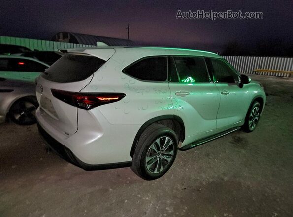 5TDGZRAH6LS028920 2020 TOYOTA LE White 