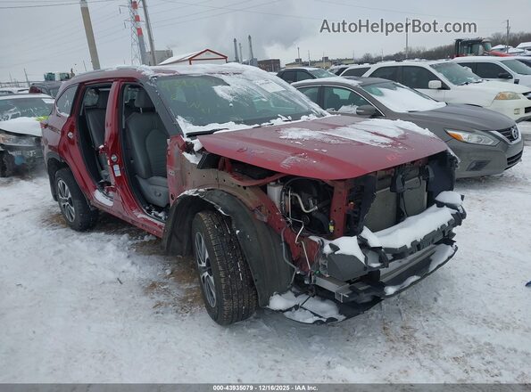 5TDGZRBH1MS144865 2021 TOYOTA LE Red Vista frontal