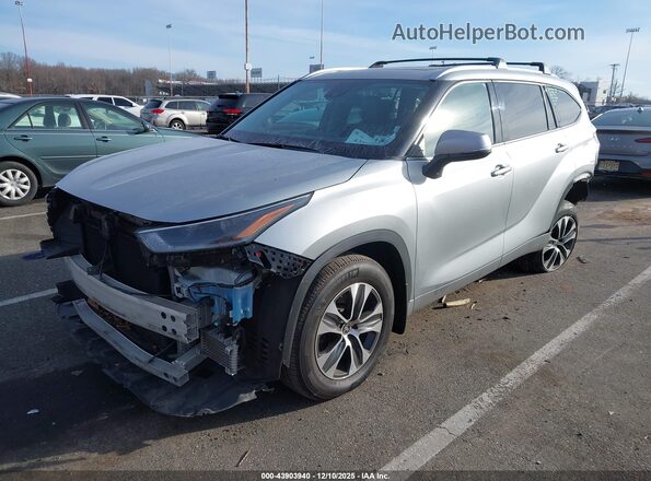 5TDGZRBH9MS077285 2021 TOYOTA LE Silver Front left