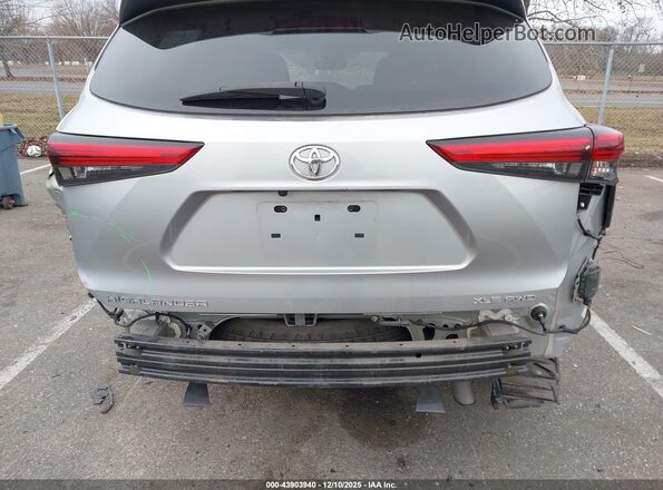 5TDGZRBH9MS077285 2021 TOYOTA LE Silver 