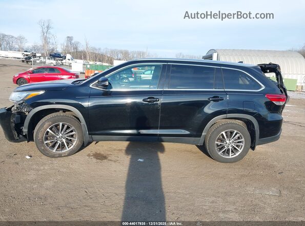5TDJZRFH1KS589443 2019 TOYOTA LE Black Սալոնի 360 աստիճան տեսք