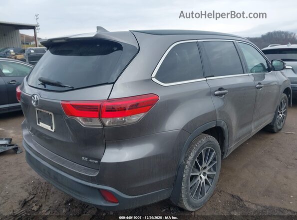 5TDJZRFH3JS546625 2018 TOYOTA HIGHLANDER Gray 
