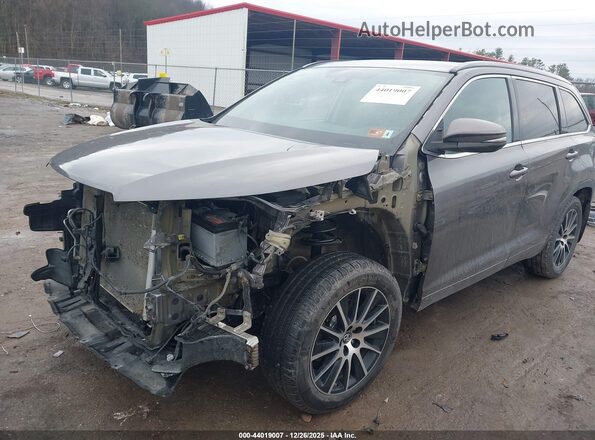 5TDJZRFH3JS546625 2018 TOYOTA HIGHLANDER Gray 